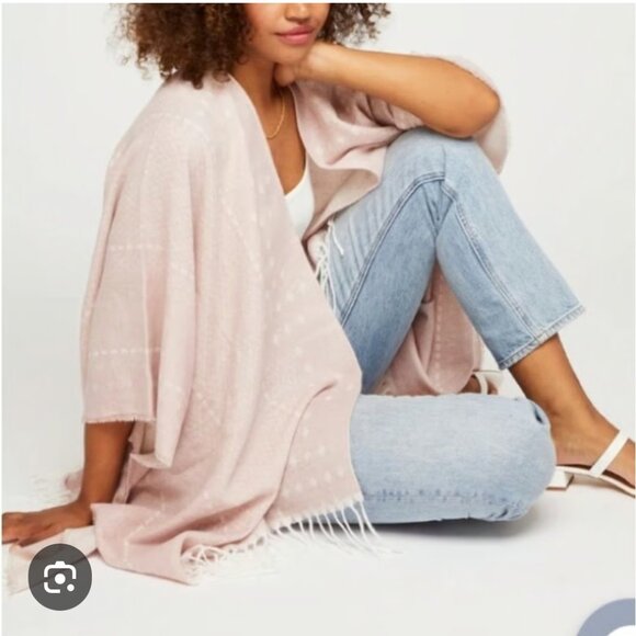 NWT GENTLE FAWN Hermosa Cardigan Womens M/L Pink Poncho Kimono Fringed Lagenlook - Picture 3 of 12